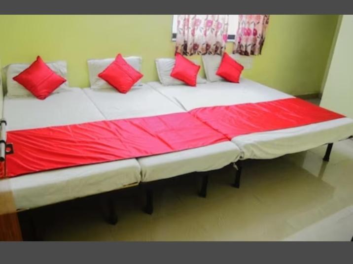 Sai Gaurav Palace Hotell Shirdi Exteriör bild